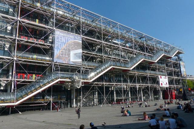 Centre Pompidou: the center of modern art Centre Pompidou: the center of modern art